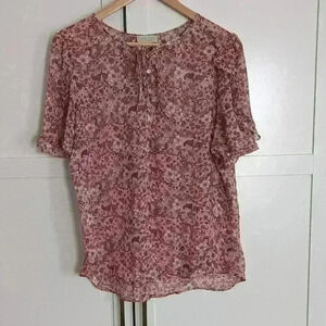 Status  by Chenault Floral Top